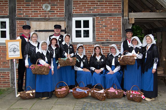 k-Volkstanzgruppe01 10 15